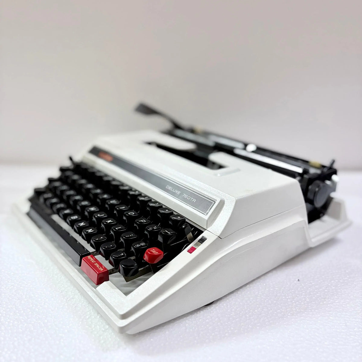 Brother 750 Tr Typewriter Alpine white