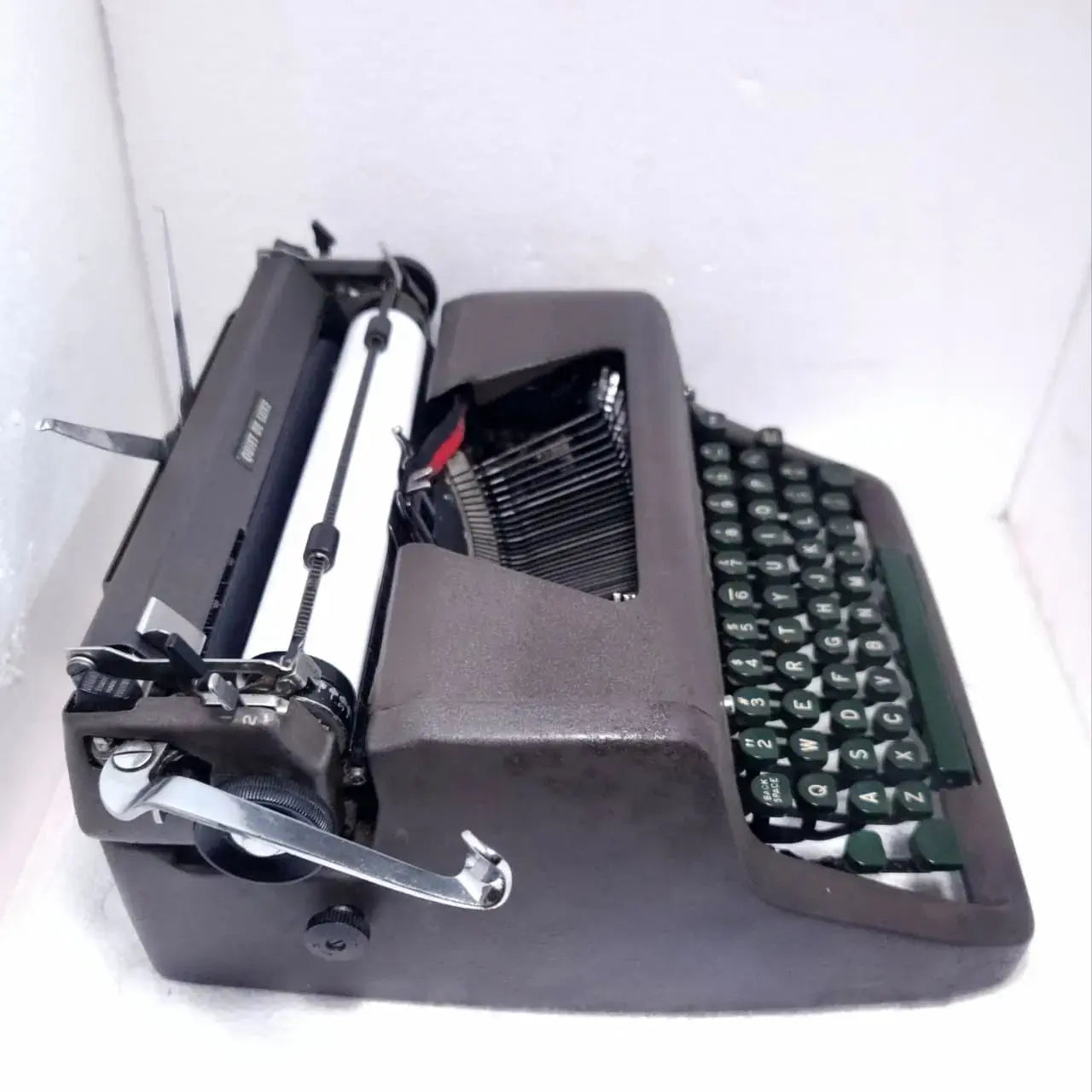 Royal Quiet De Luxe Typewriter