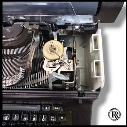 Facit 1740 English Typewriter Brief size