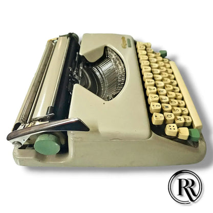 Olympia Splendid 33 Typewriter