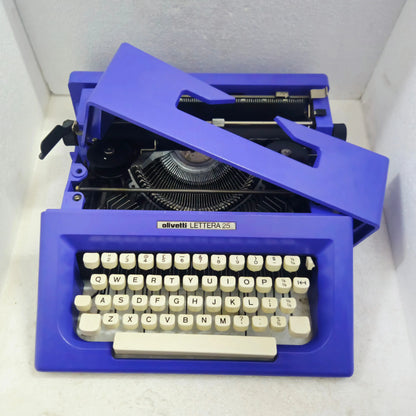 Olivetti Carbon Violet Lettera 25 Typewriter