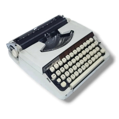 Brother Deluxe 900 Typewriter