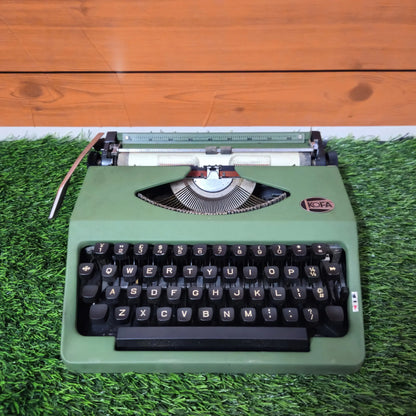 Kofa 100 English Typewriter