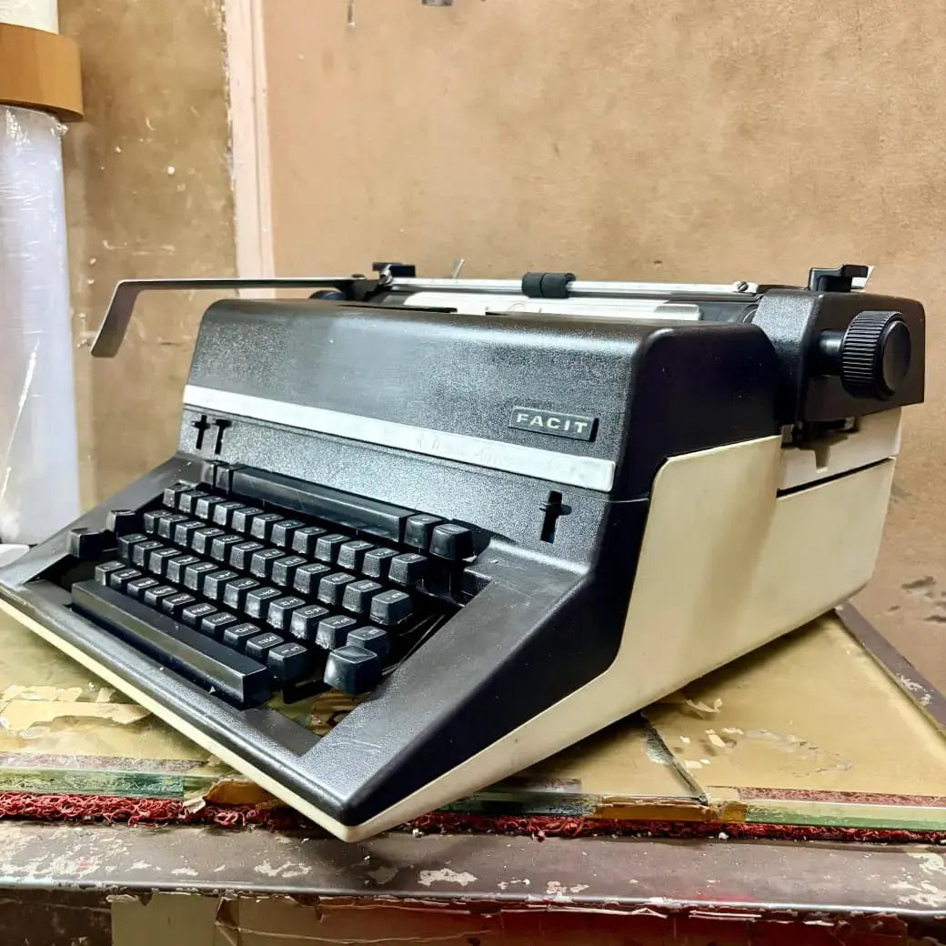 Facit Hindi Manual Typewriter Foolscap Size