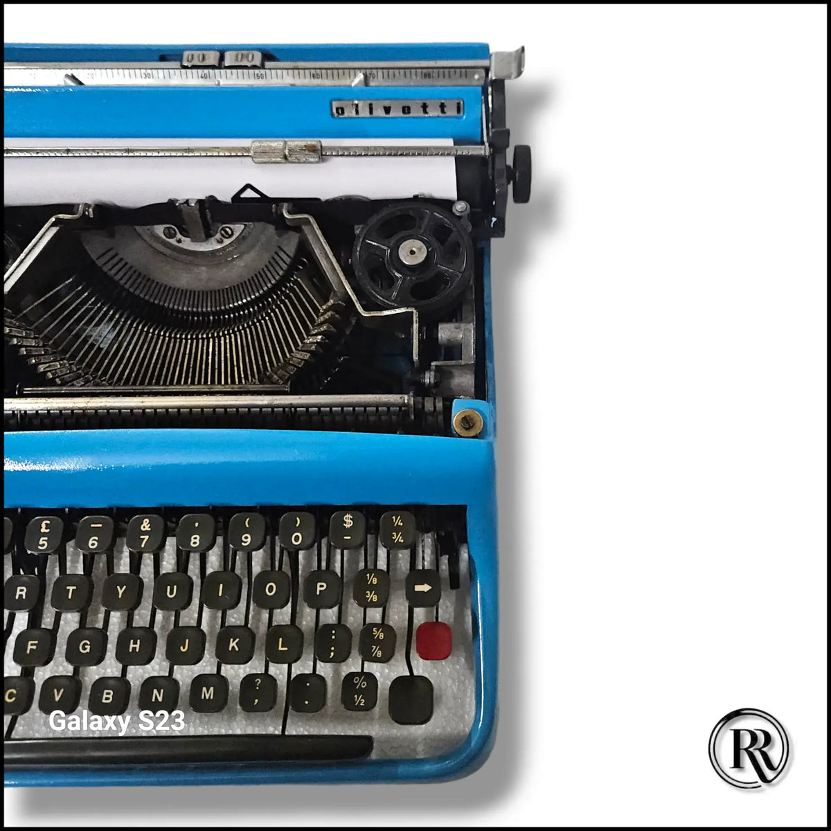 Olivetti Lettera 22 Hex Blue Typewriter