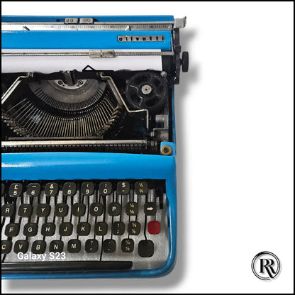Olivetti Lettera 22 Hex Blue Typewriter