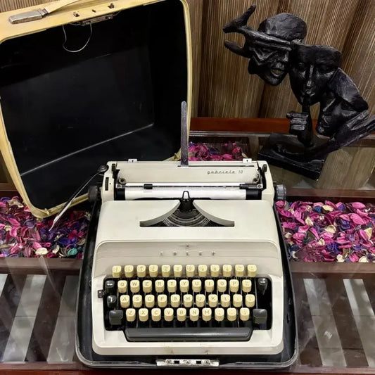 Adler Gabrielle 10 Typewriter