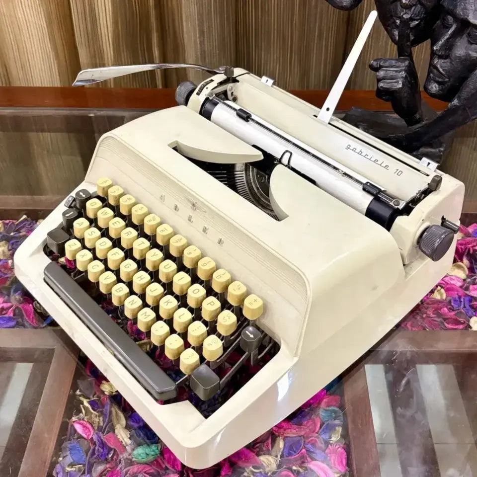 Adler Gabrielle 10 Typewriter