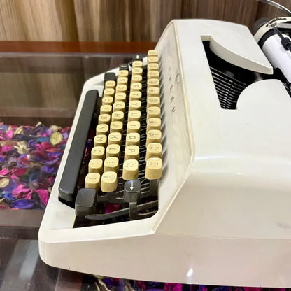 Adler Gabrielle 10 Typewriter