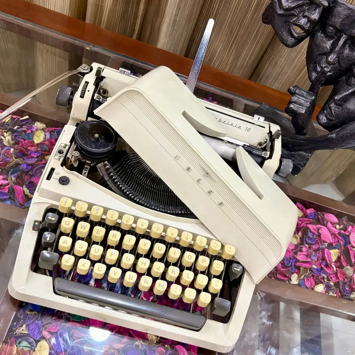 Adler Gabrielle 10 Typewriter