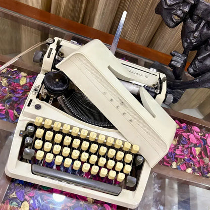 Adler Gabrielle 10 Typewriter