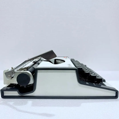 Olympia Traveller Deluxe Typewriter
