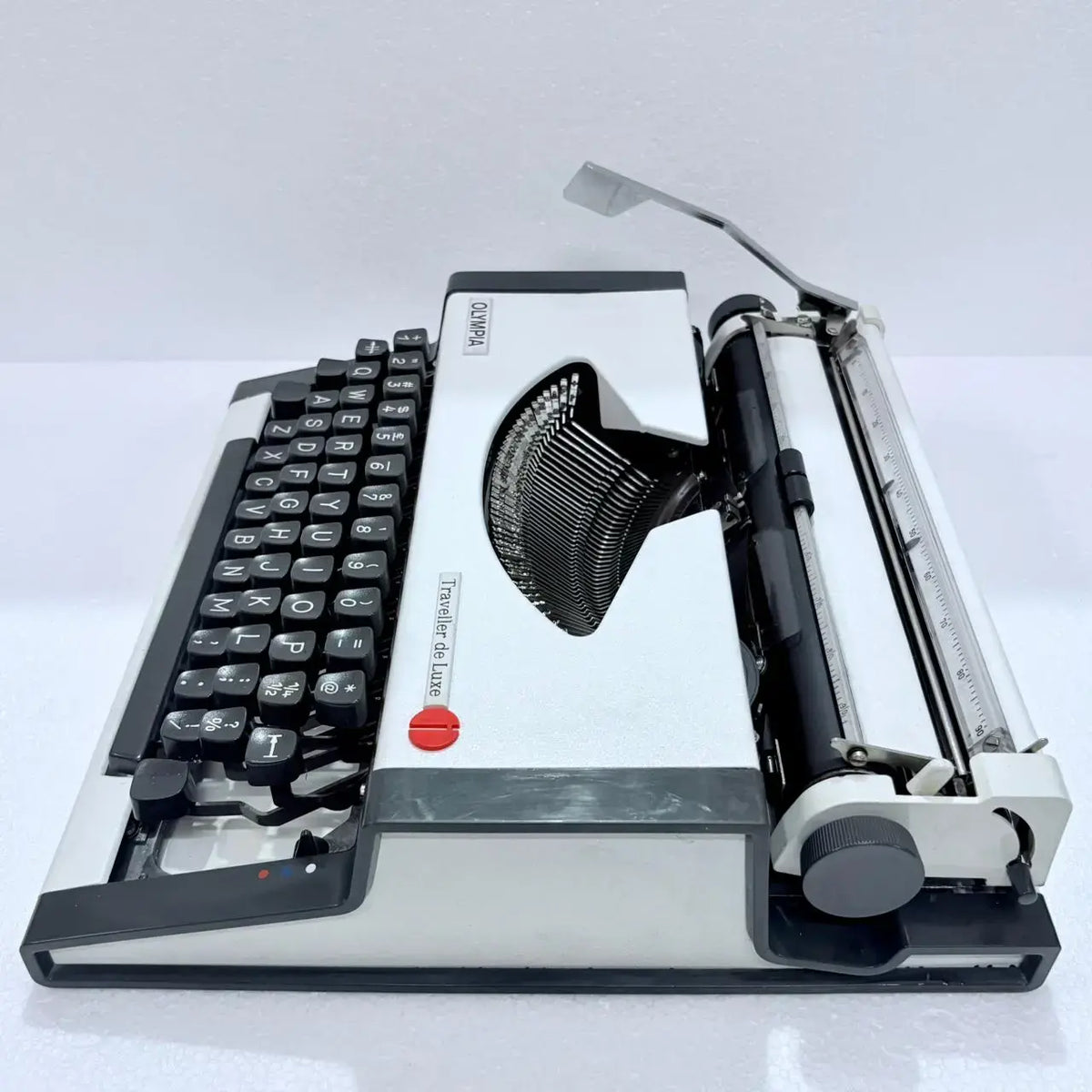 Olympia Traveller Deluxe Typewriter