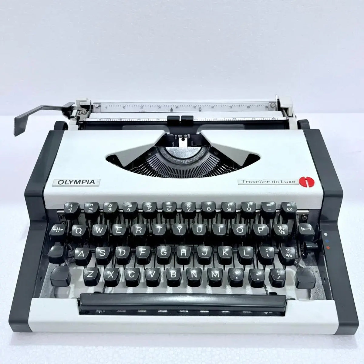 Olympia Traveller Deluxe Typewriter