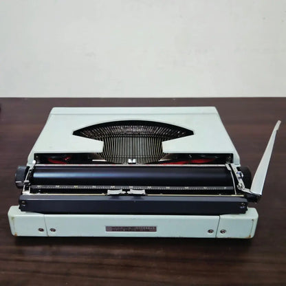 Silver Reed 100 Portable Typewriter