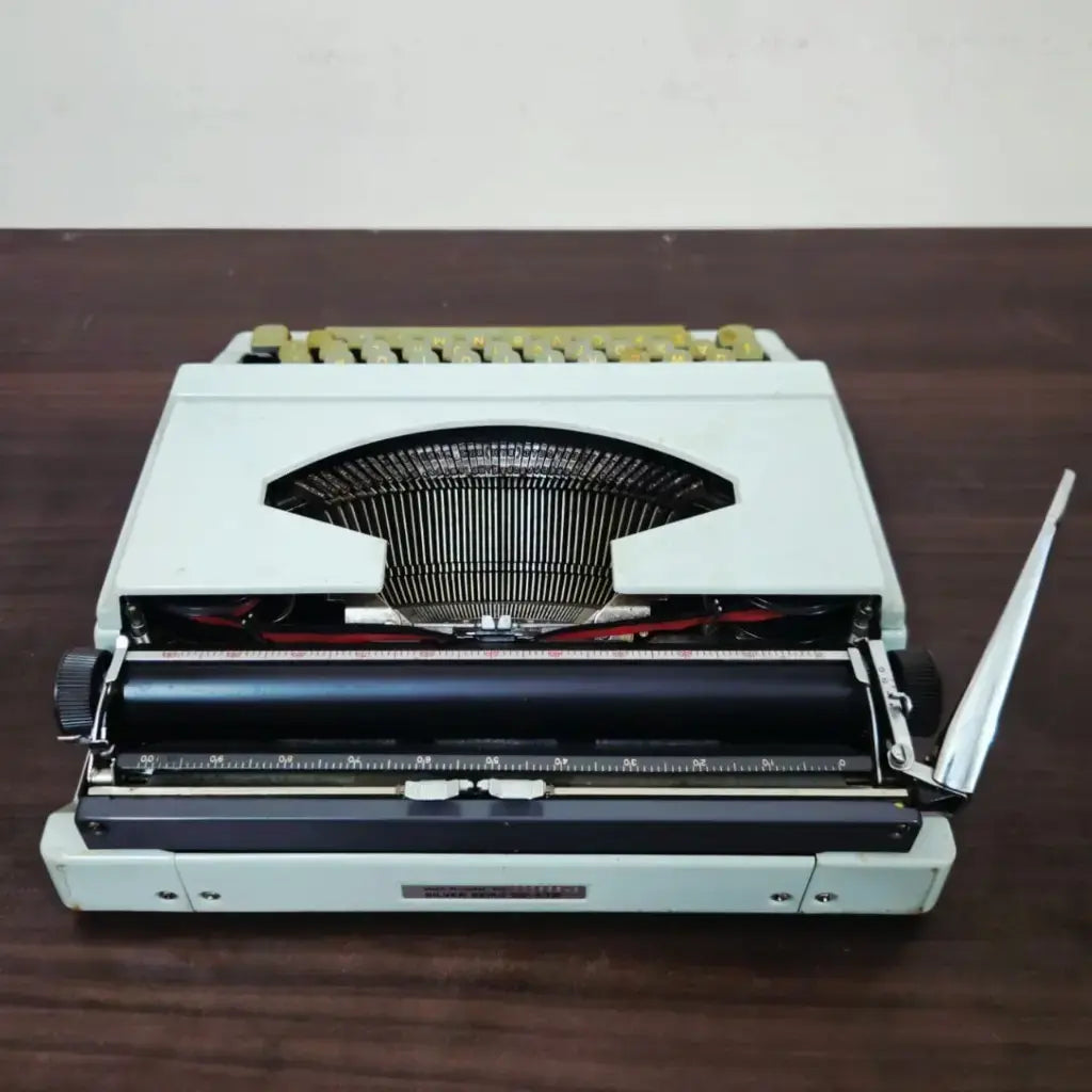 Rear view Silver Reed Typewriter platen and mechanism, manual English typing machine RR Typewriter Mart typewriter store