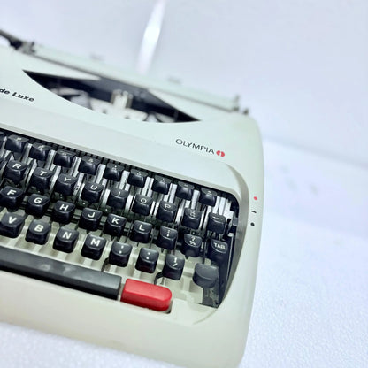 Olympia Traveller C Portable Typewriter
