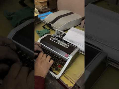 Olivetti Lettera 33 Typewriter