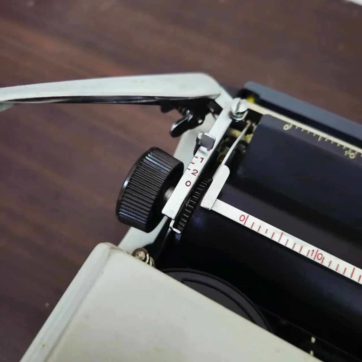 Silver Reed 100 Portable Typewriter